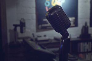 Vanessa Parachou Comédienne Voix Professionnelle, Chanteuse, Voix Off voix adulte et enfant - Pubs TV Radios Voix Off Jingle Voix dessins animés chansons - français anglais allemand italien - Retrouvez toutes les références et démos - Contactez moi !